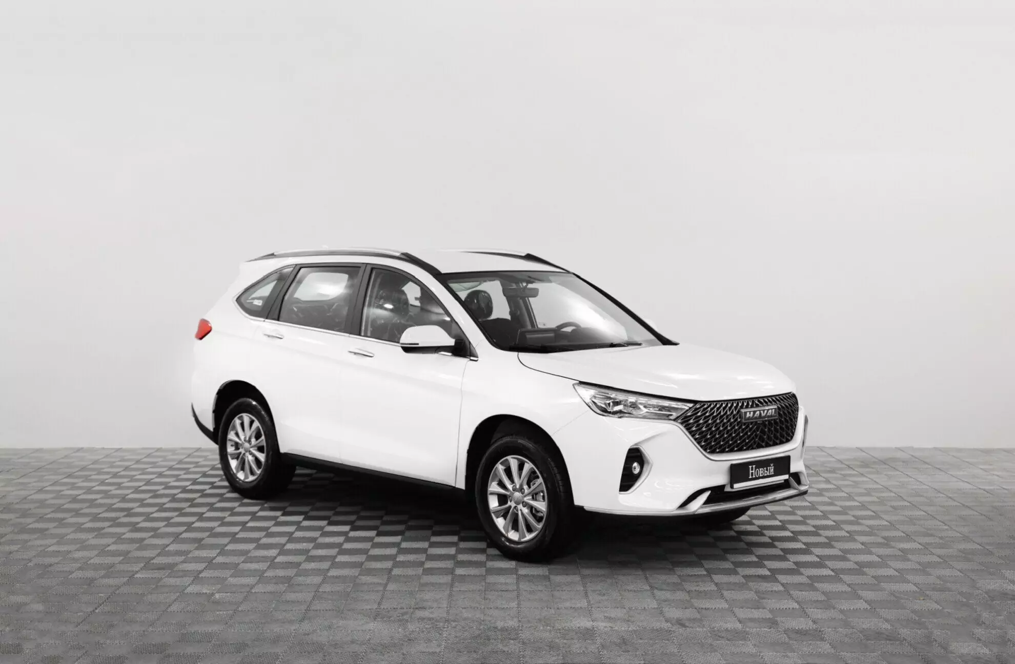 Автосалон: Haval M6