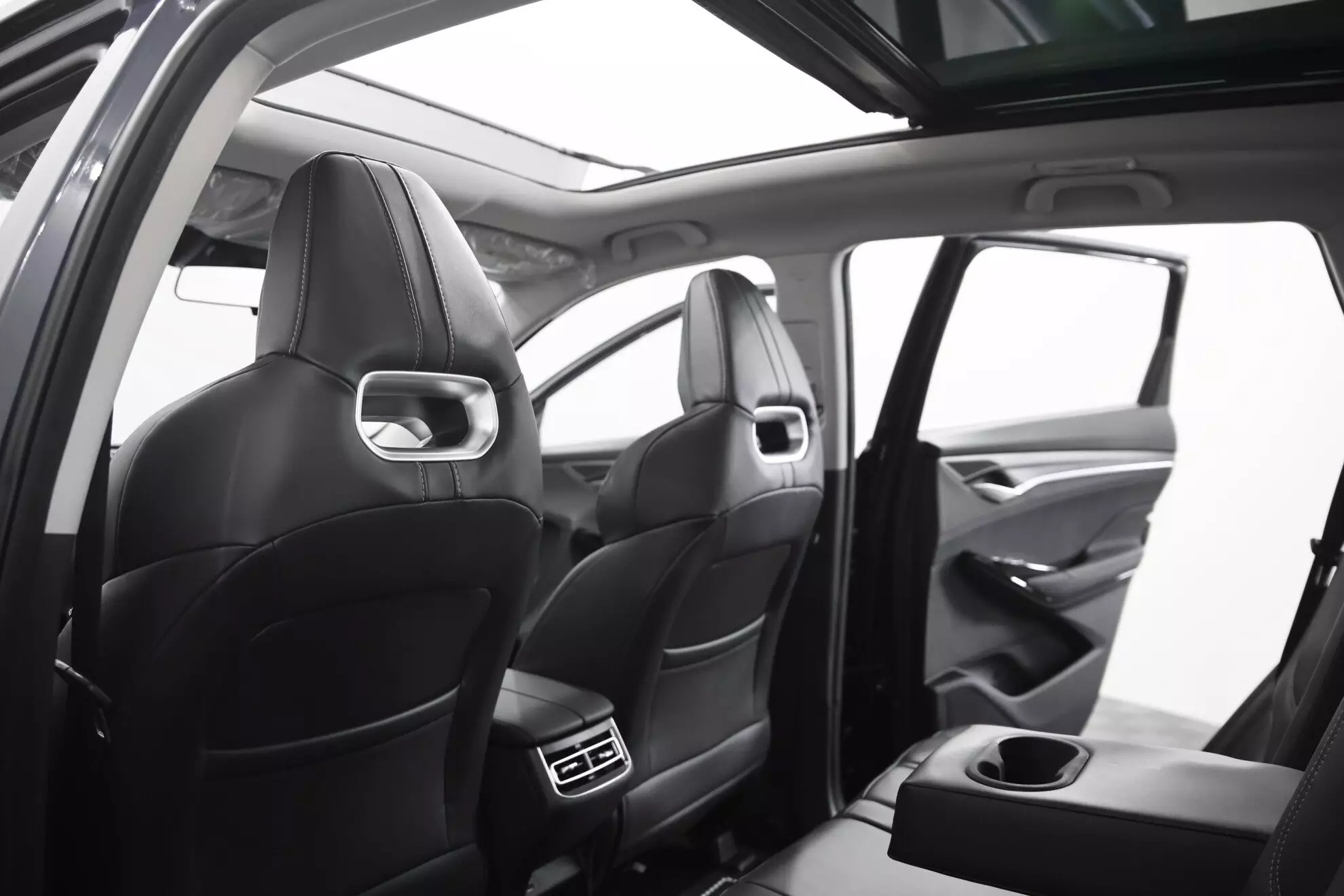 Автосалон: Changan CS75plus