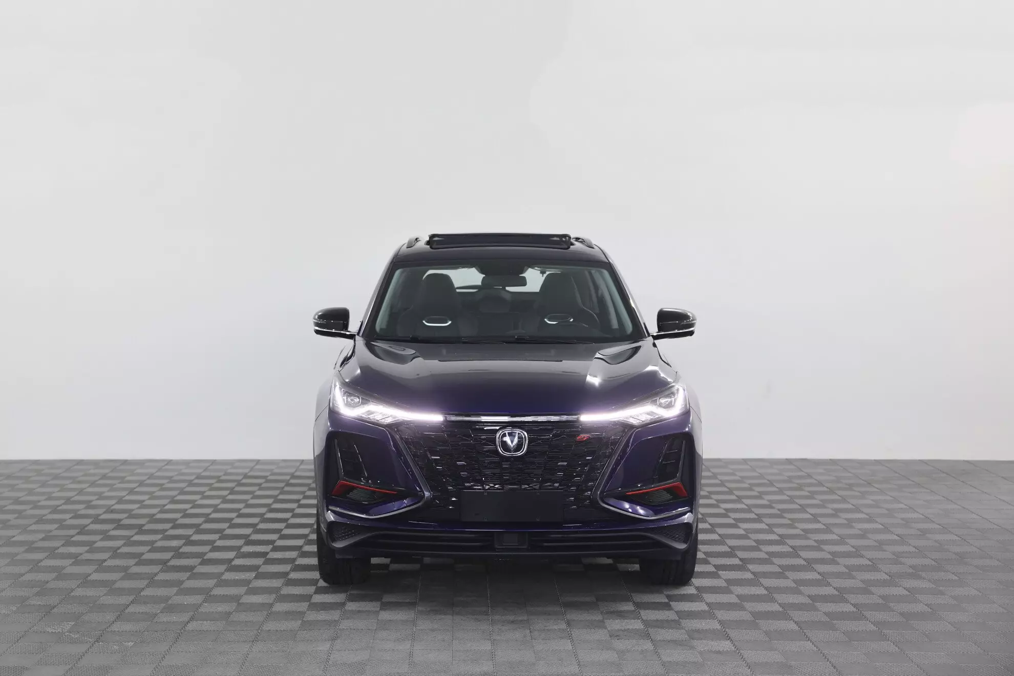 Автосалон: Changan CS75plus