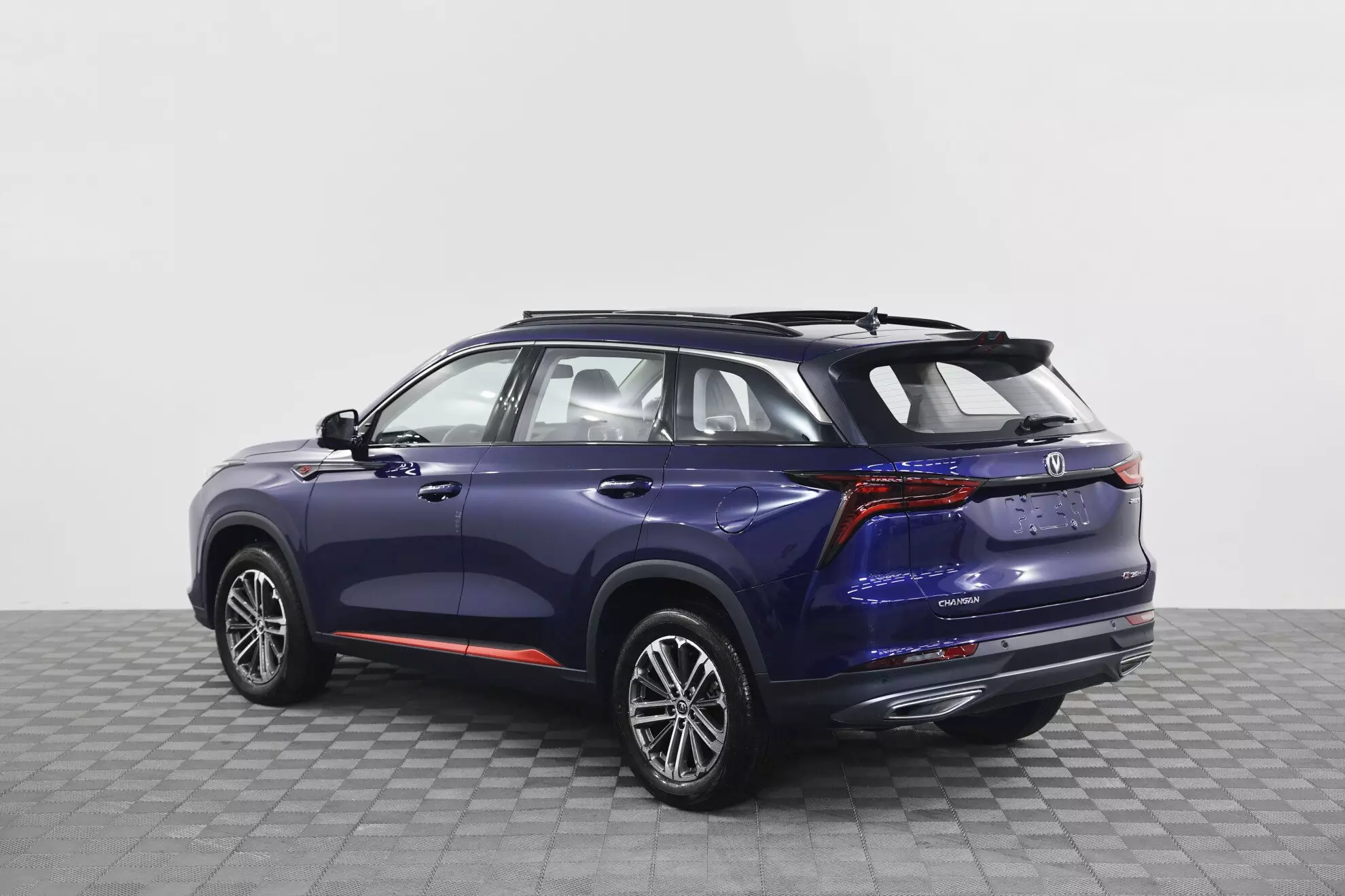 Автосалон: Changan CS75plus