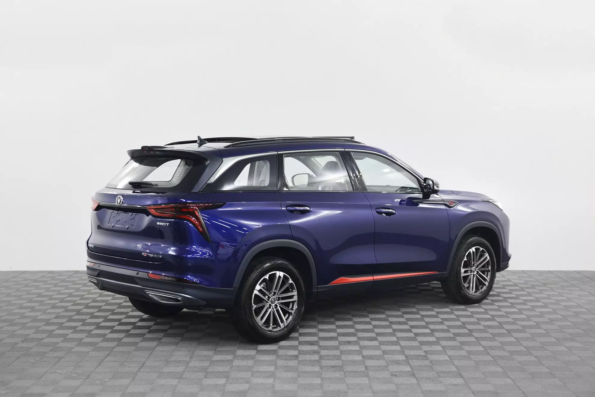 Автосалон: Changan CS75plus