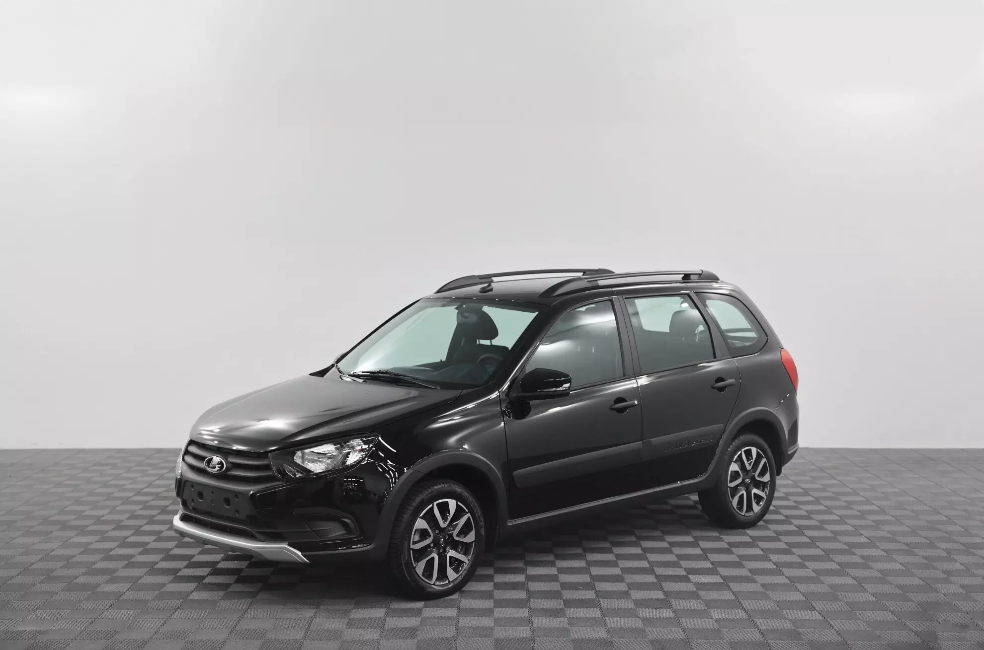 Автосалон: Lada Granta Cross