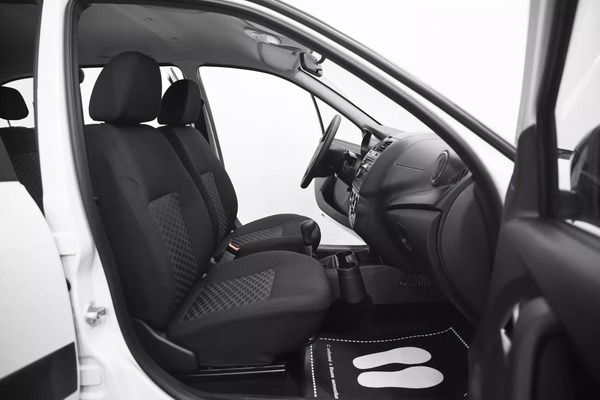 Автосалон: Lada Granta Cross