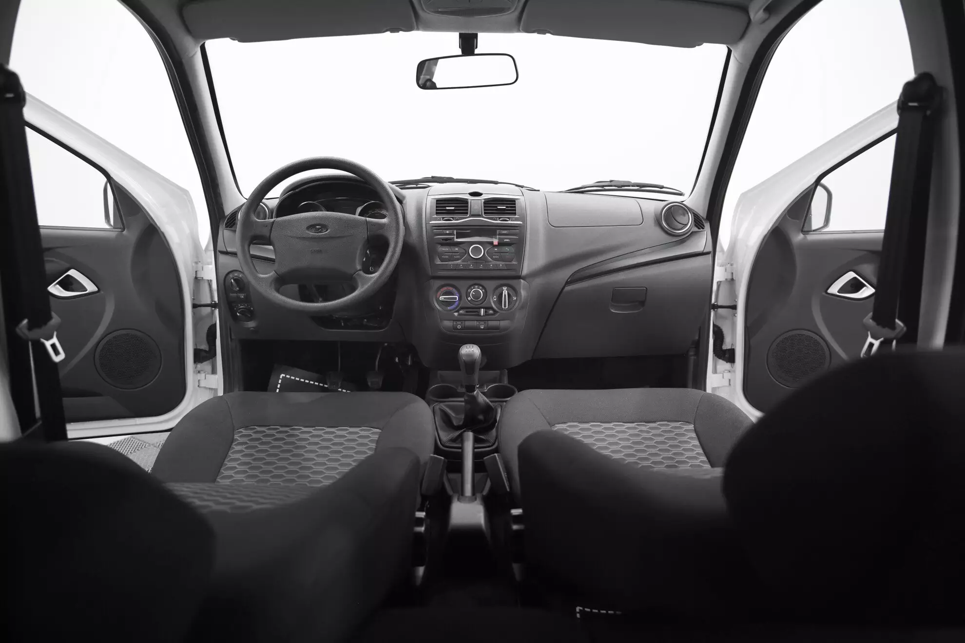 Автосалон: Lada Granta Cross
