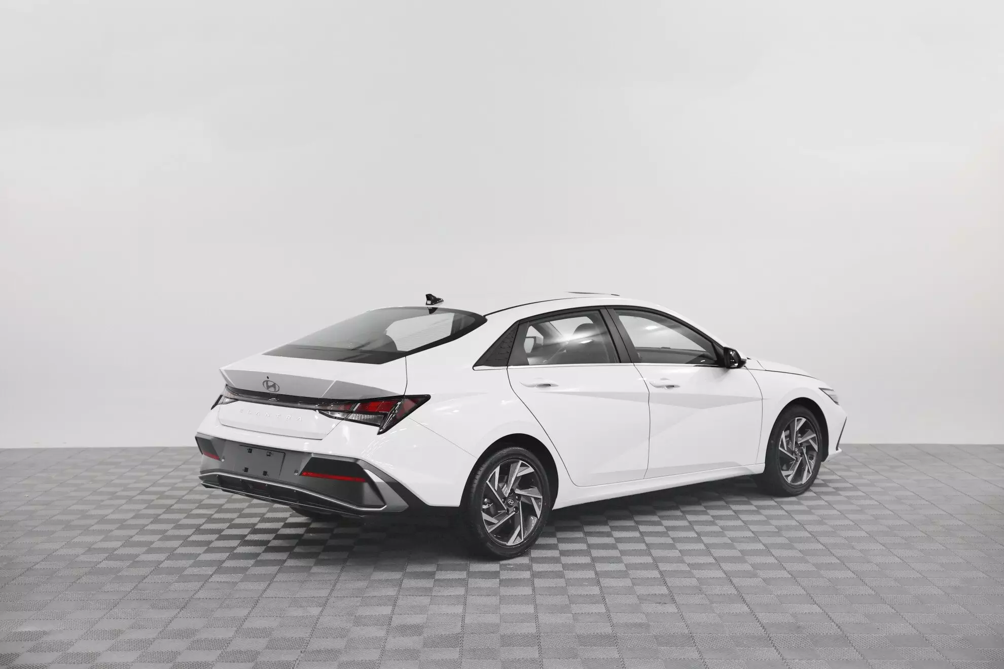 Автосалон: Hyundai Elantra New