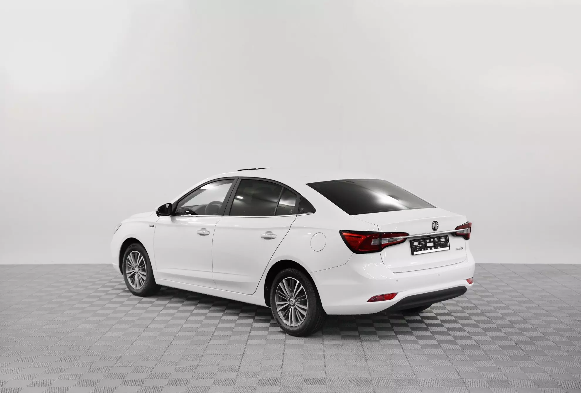 Автосалон: Mg 5