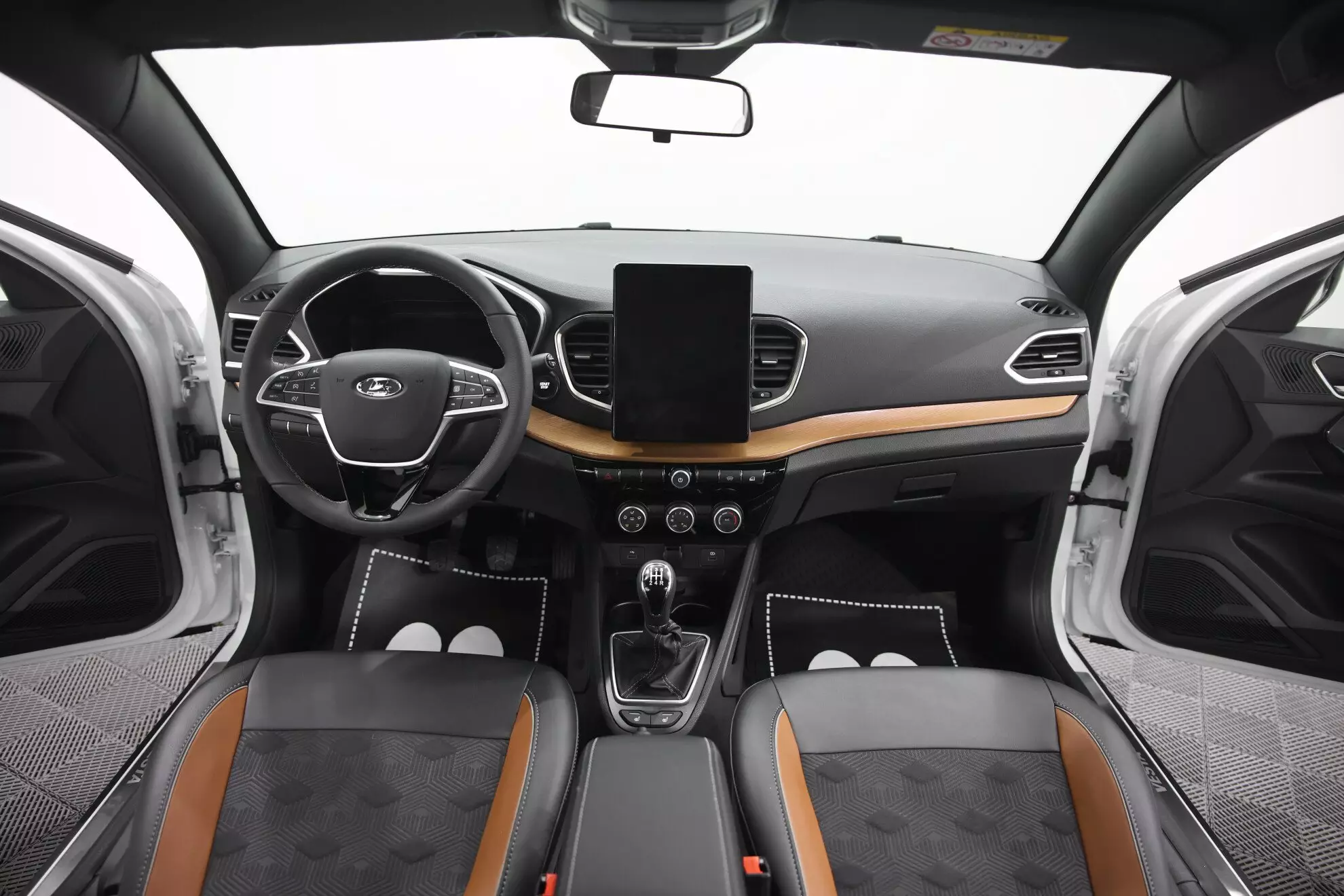 Автосалон: Lada Vesta Cross New