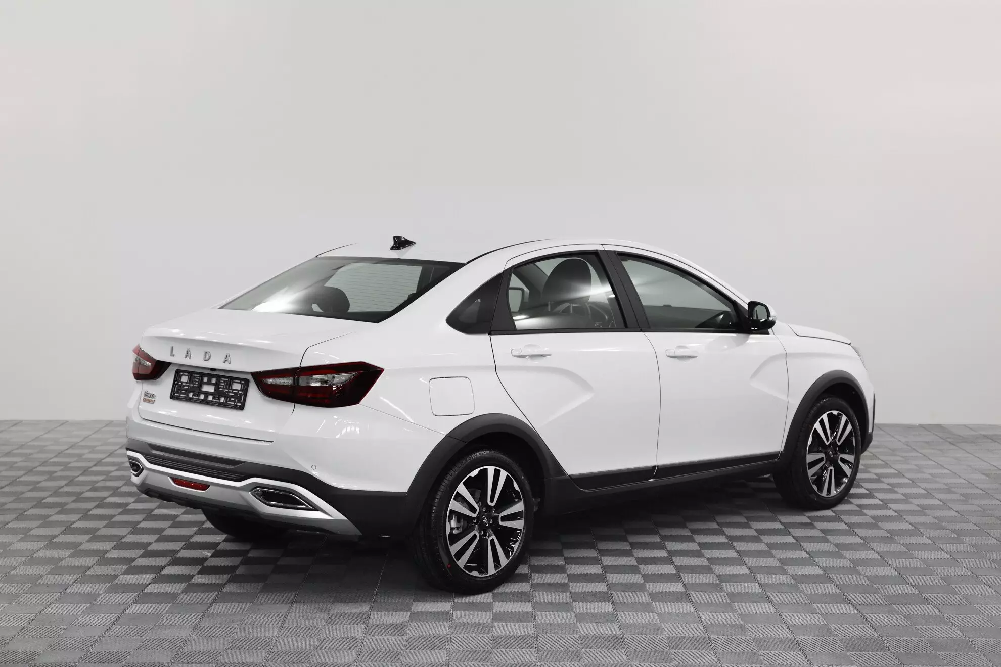 Автосалон: Lada Vesta Cross New