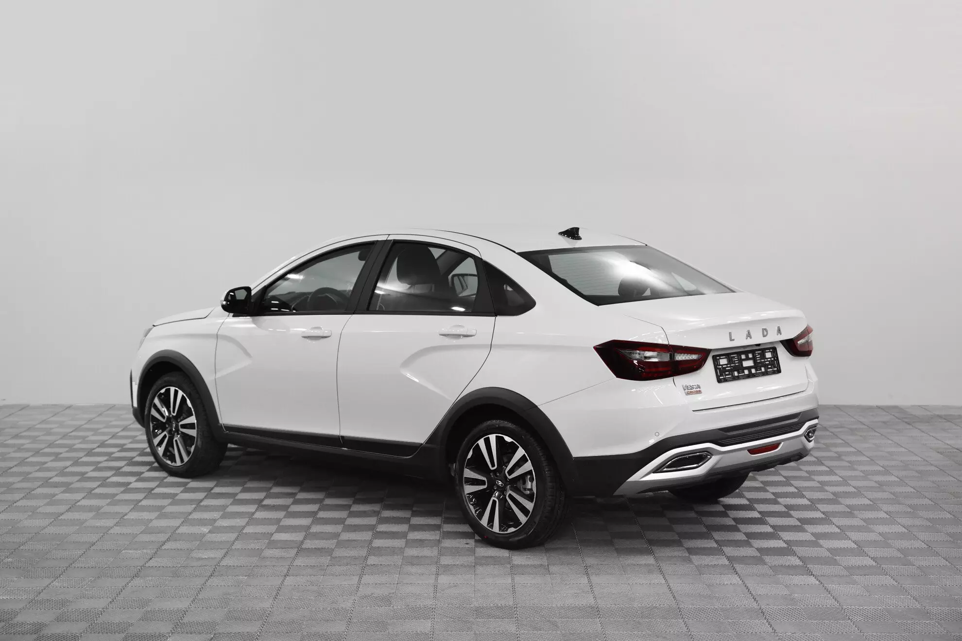 Автосалон: Lada Vesta Cross New