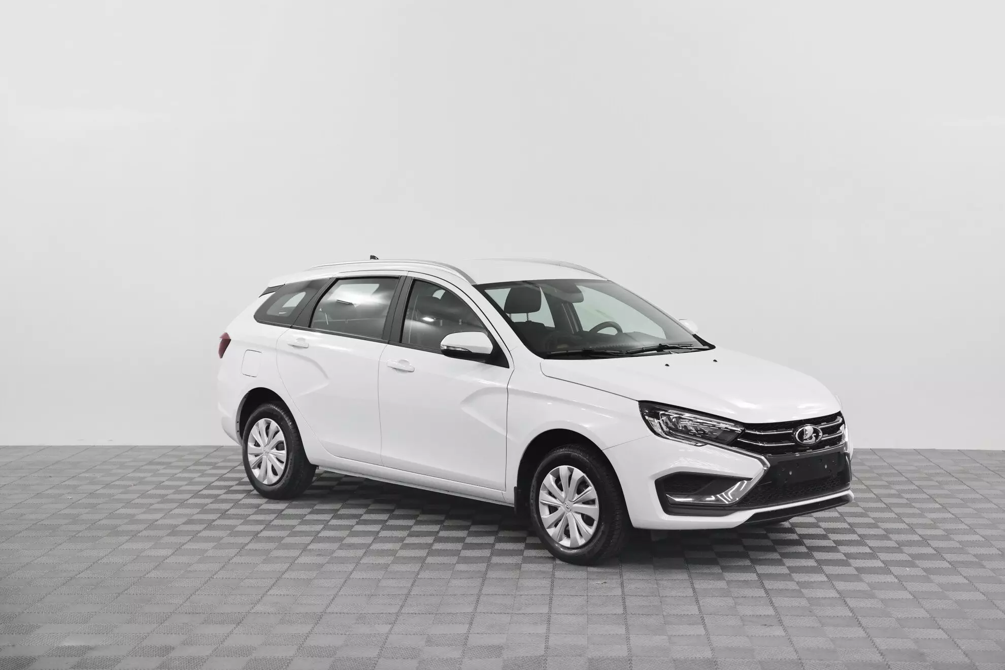 Автосалон: Lada Vesta SW New