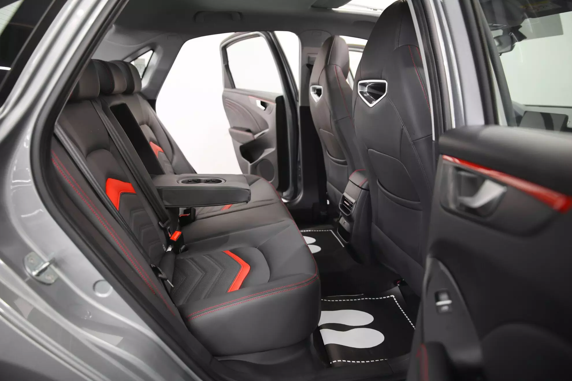 Автосалон: Kaiyi E5