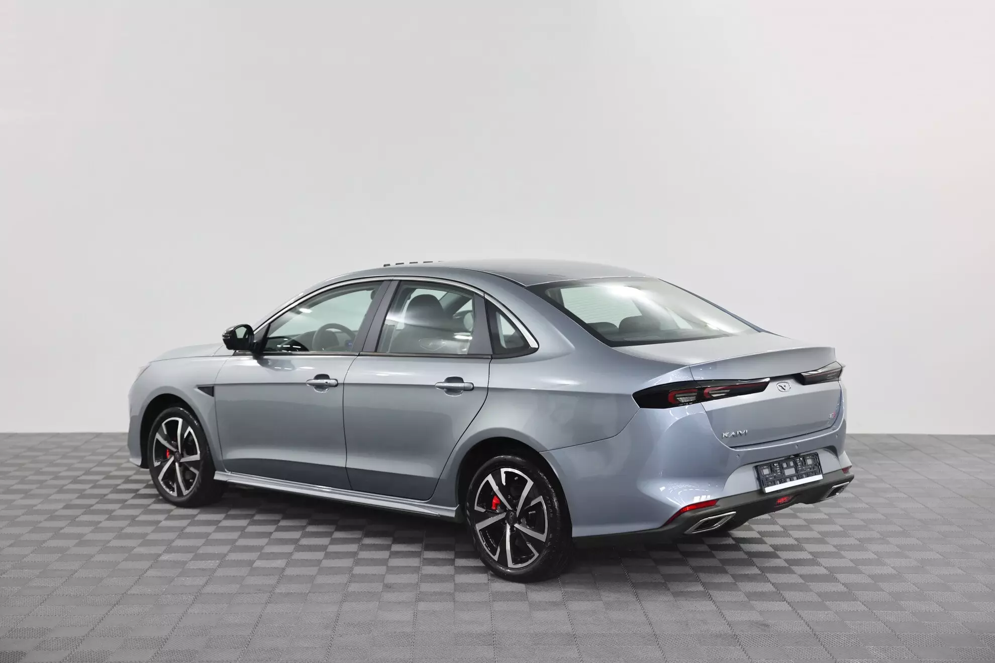 Автосалон: Kaiyi E5