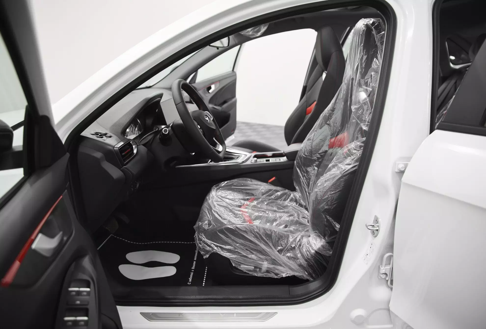 Автосалон: Kaiyi E5