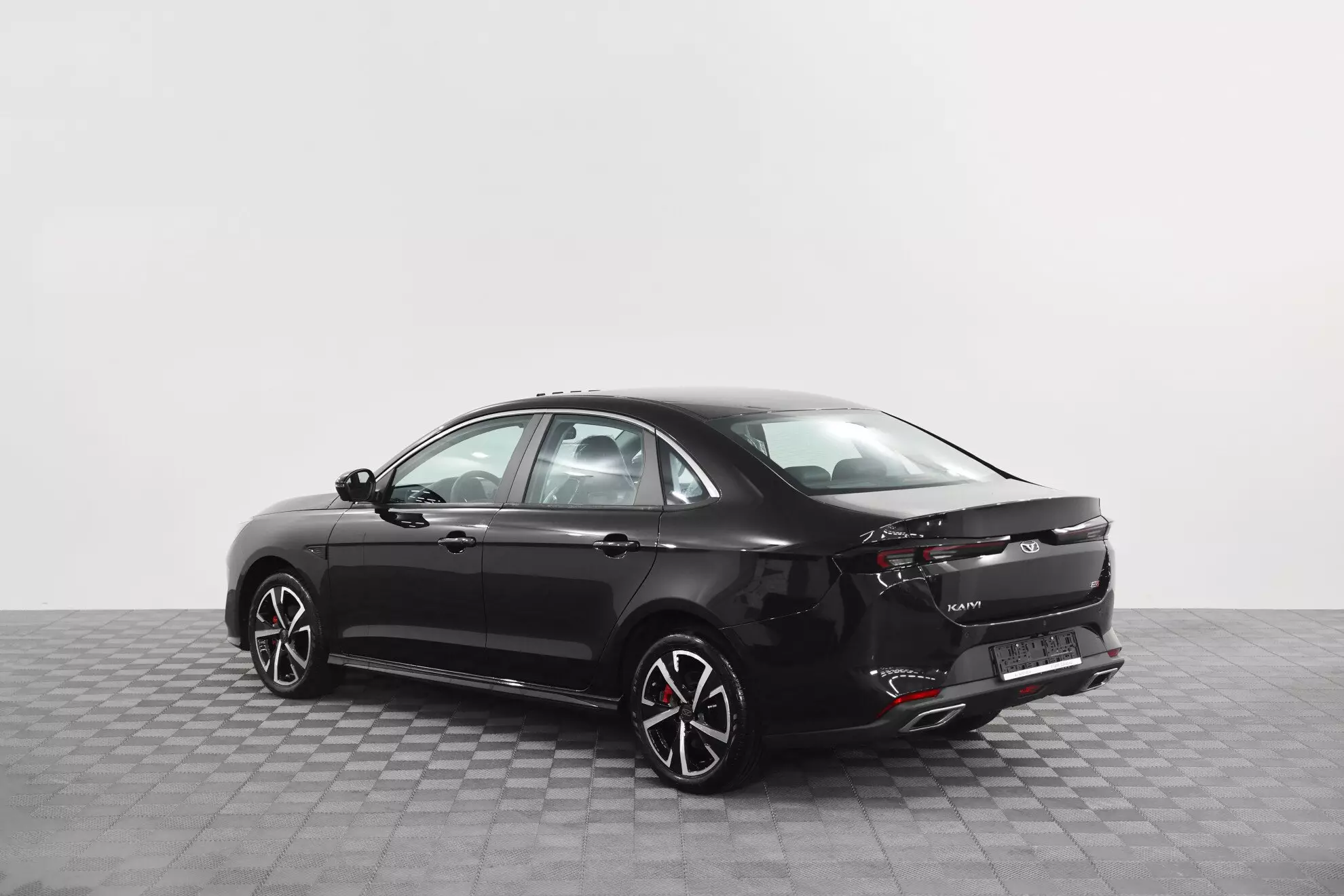 Автосалон: Kaiyi E5