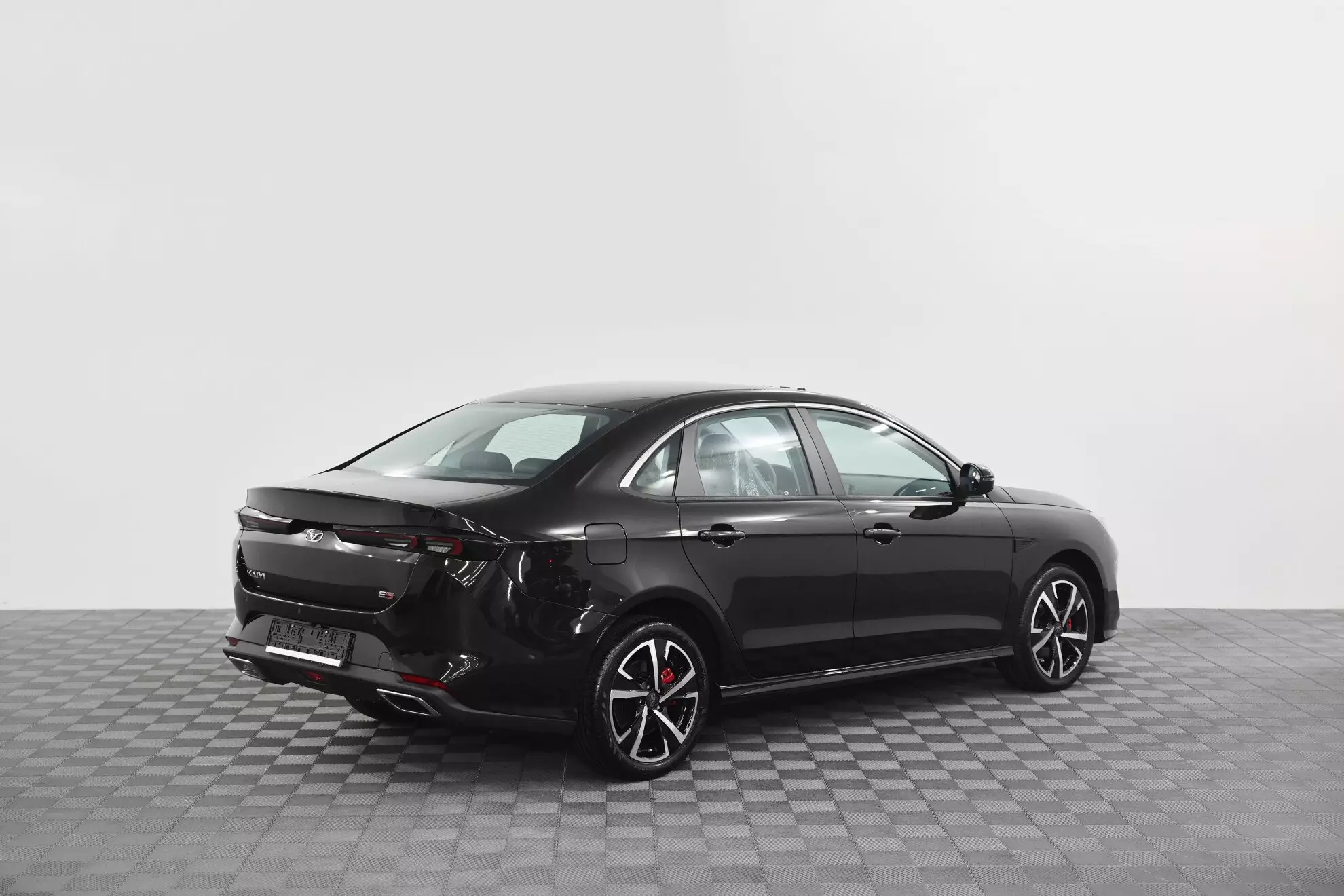 Автосалон: Kaiyi E5