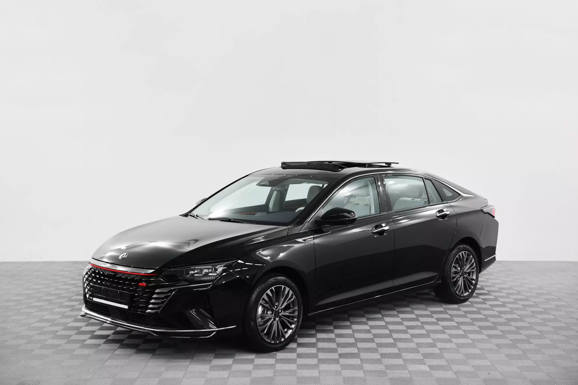 Автосалон: Dongfeng Shine Max