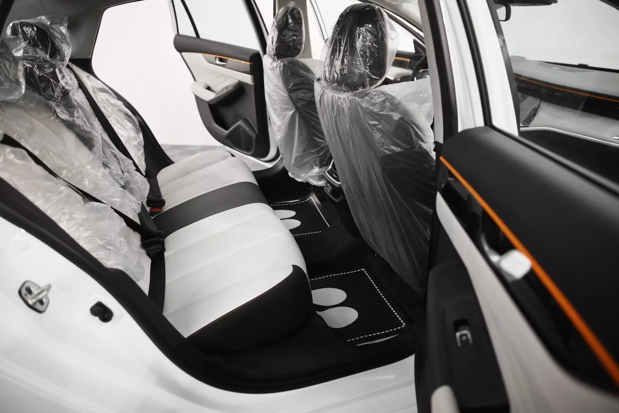 Автосалон: Dongfeng Shine Max