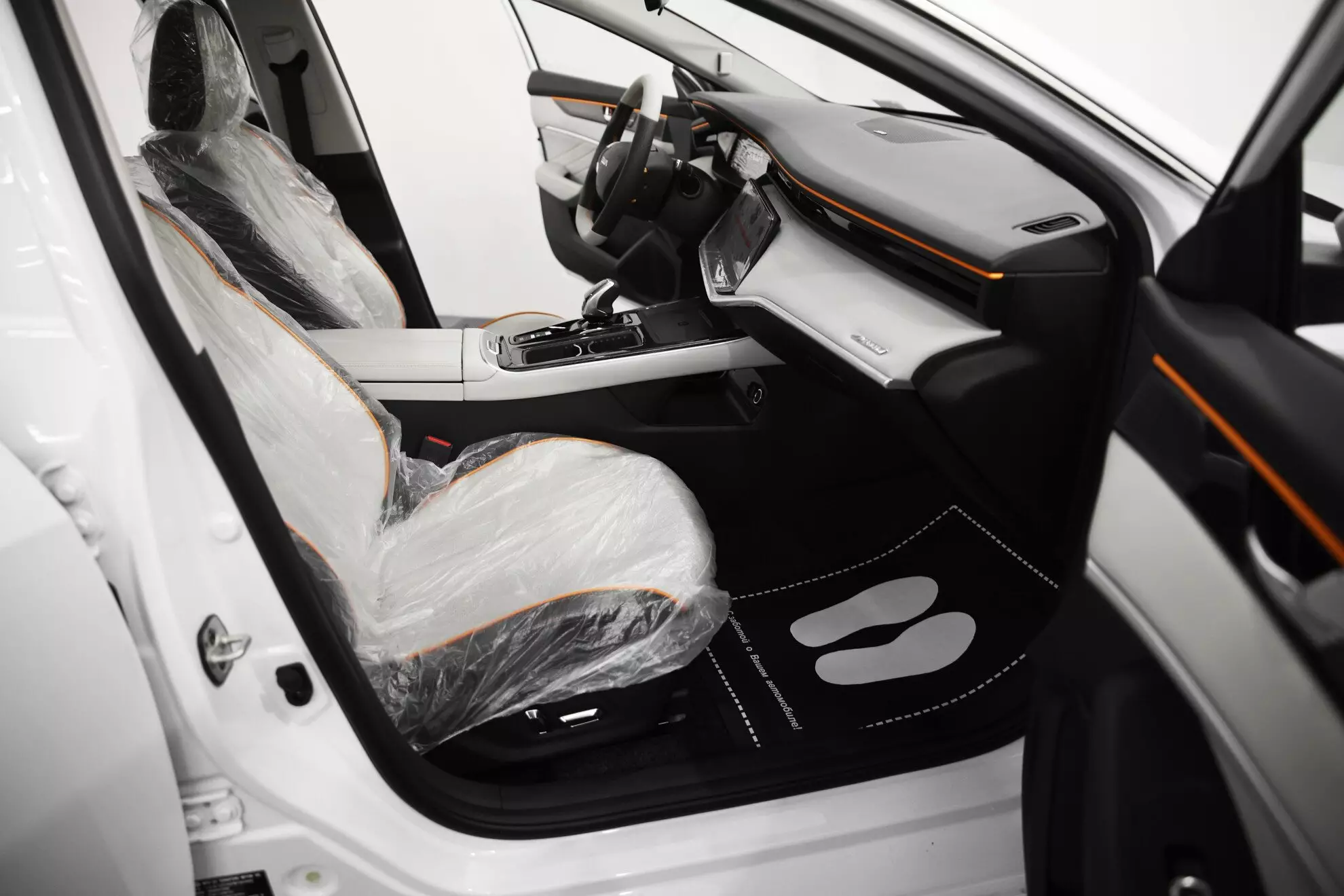 Автосалон: Dongfeng Shine Max