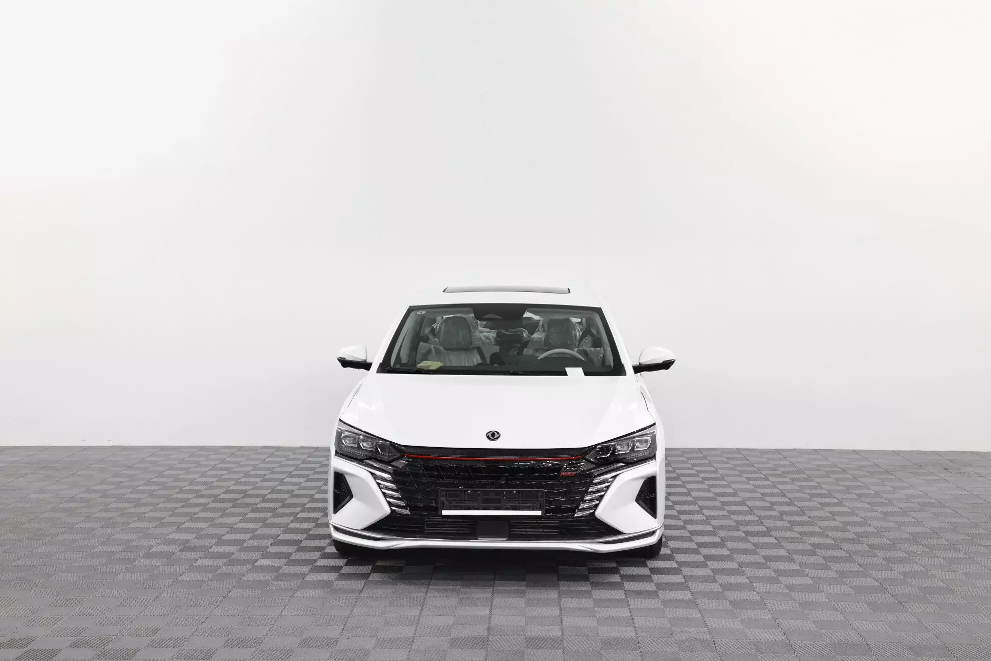 Автосалон: Dongfeng Shine Max
