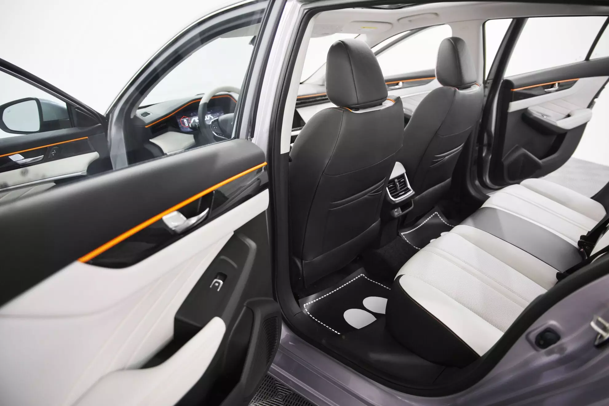Автосалон: Dongfeng Shine Max