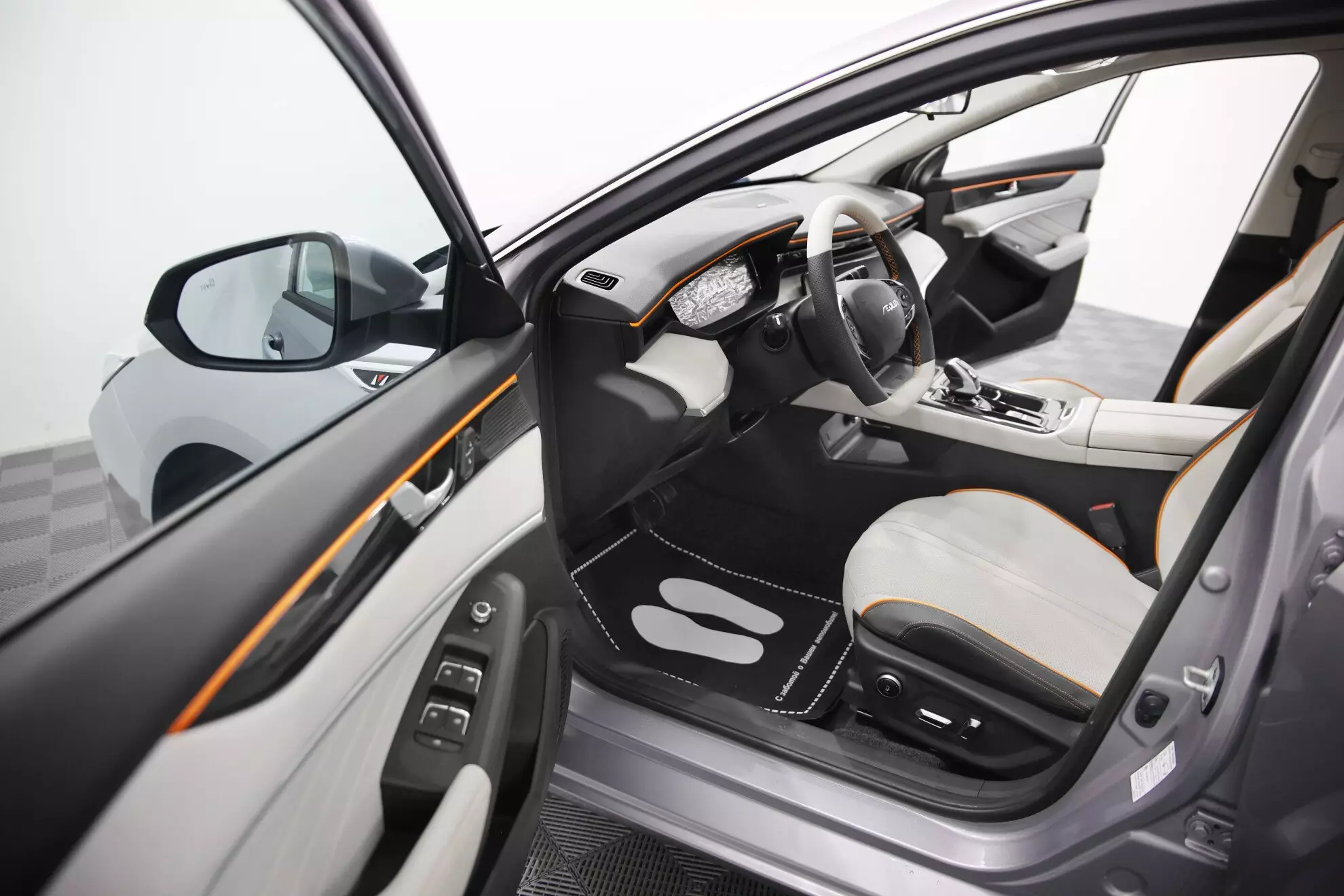 Автосалон: Dongfeng Shine Max