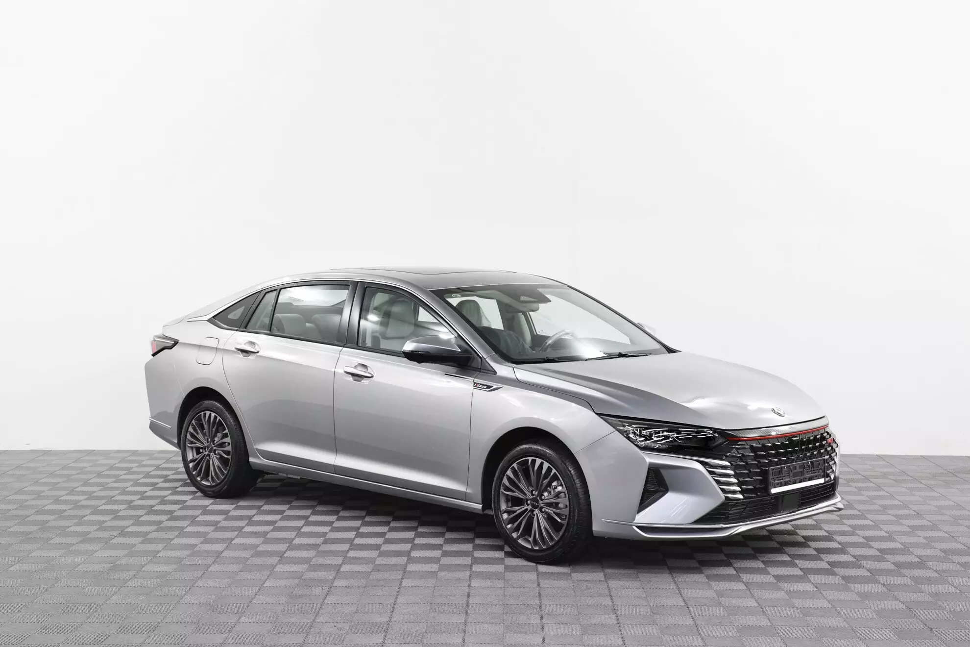 Автосалон: Dongfeng Shine Max