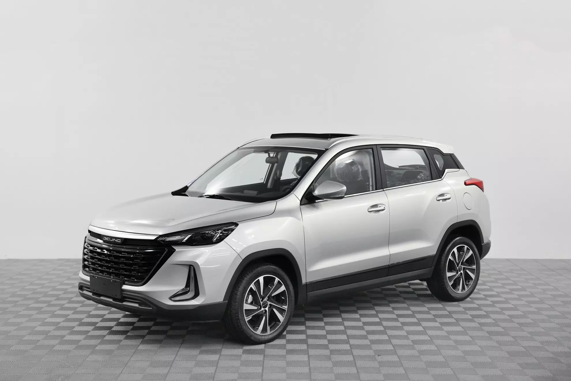 Автосалон: Baic X35