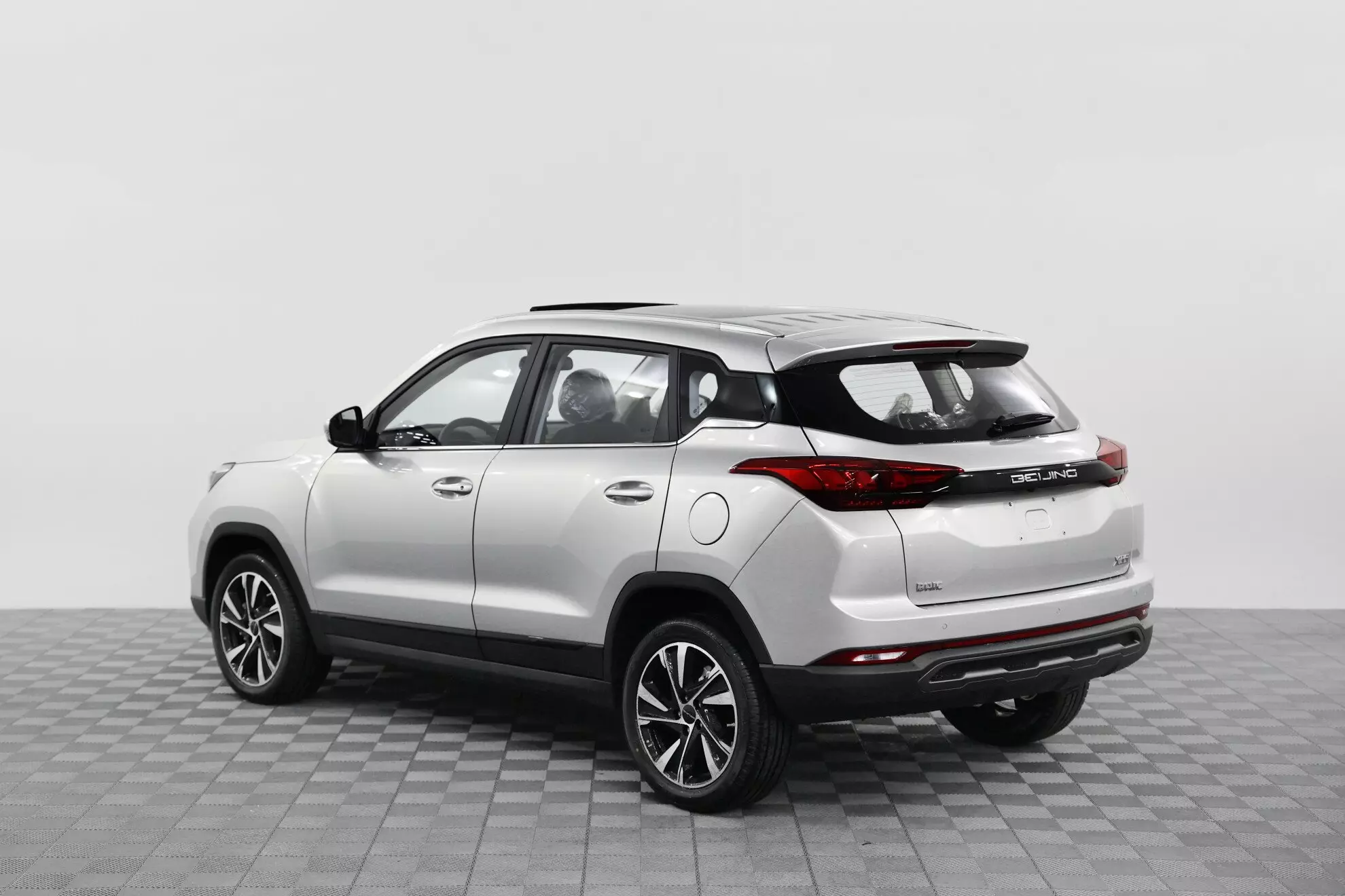 Автосалон: Baic X35