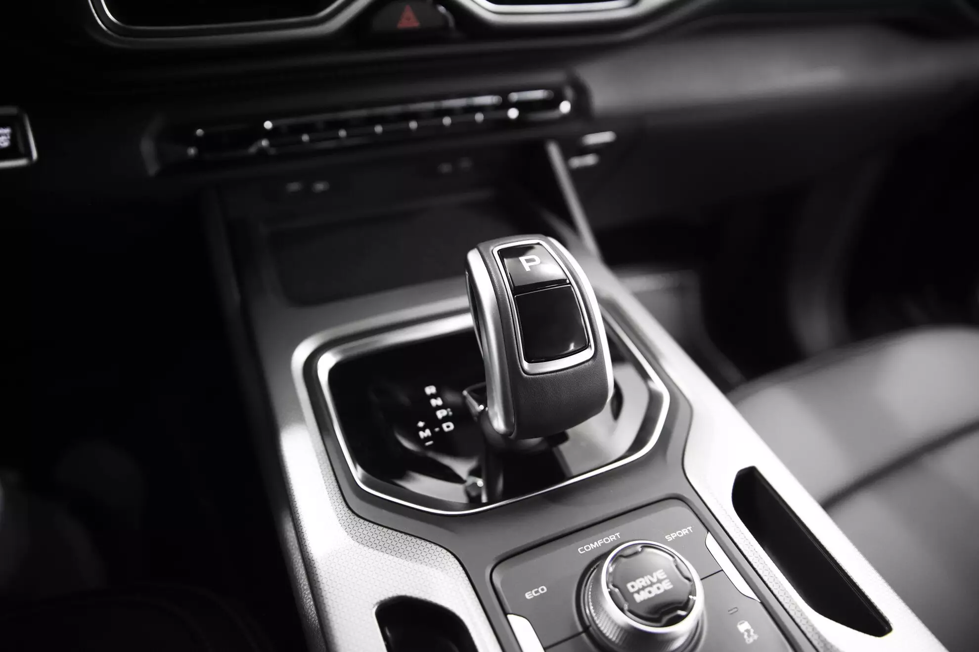 Автосалон: Geely Okavango