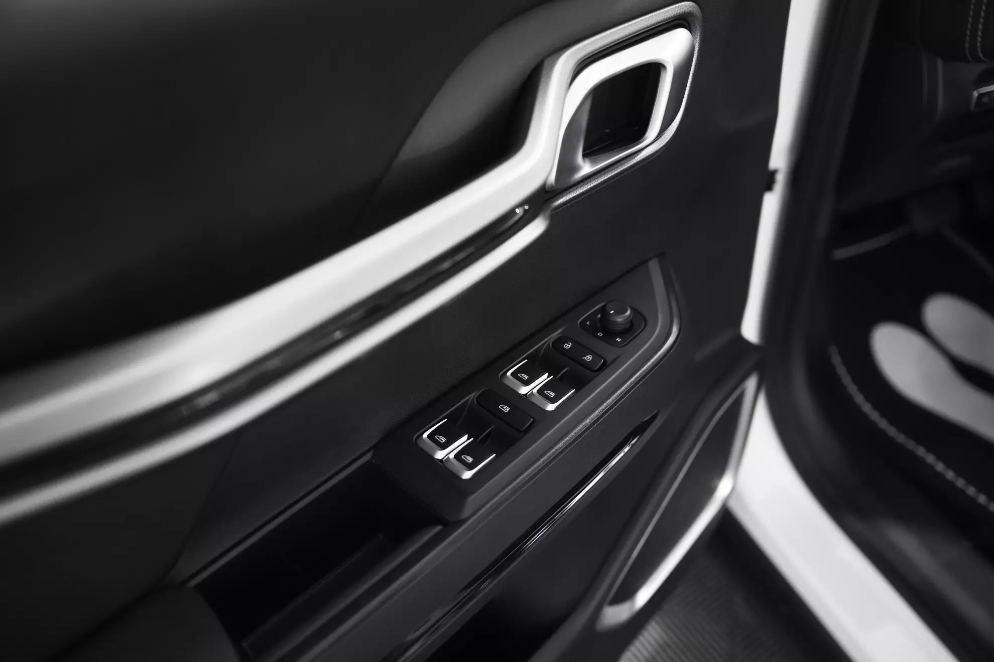 Автосалон: Geely Okavango