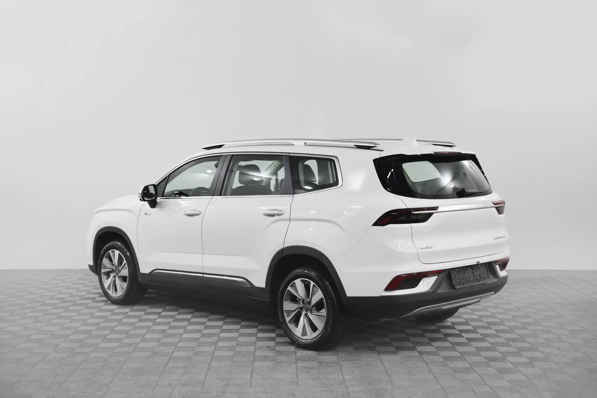 Автосалон: Geely Okavango