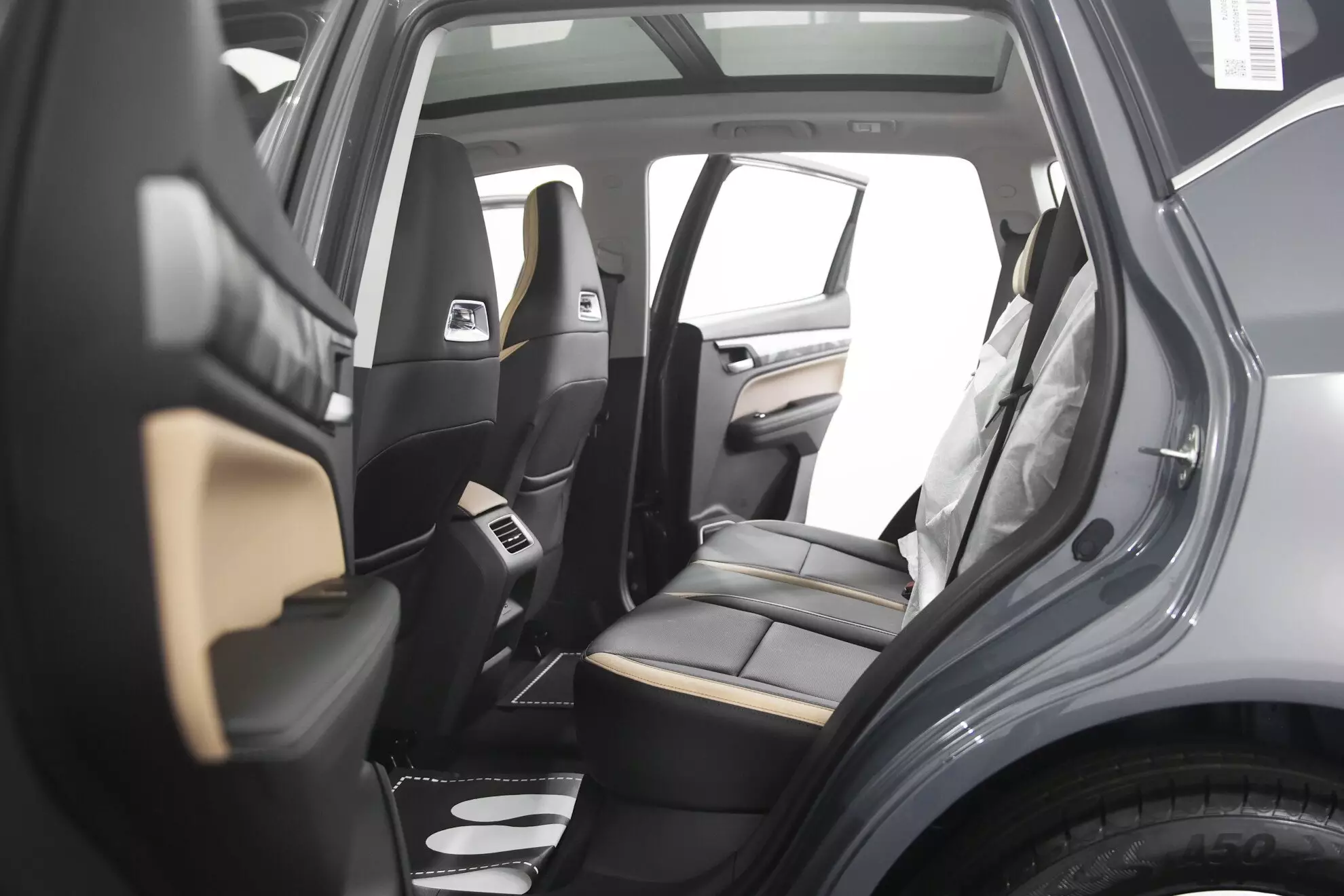 Автосалон: Livan X6 Pro