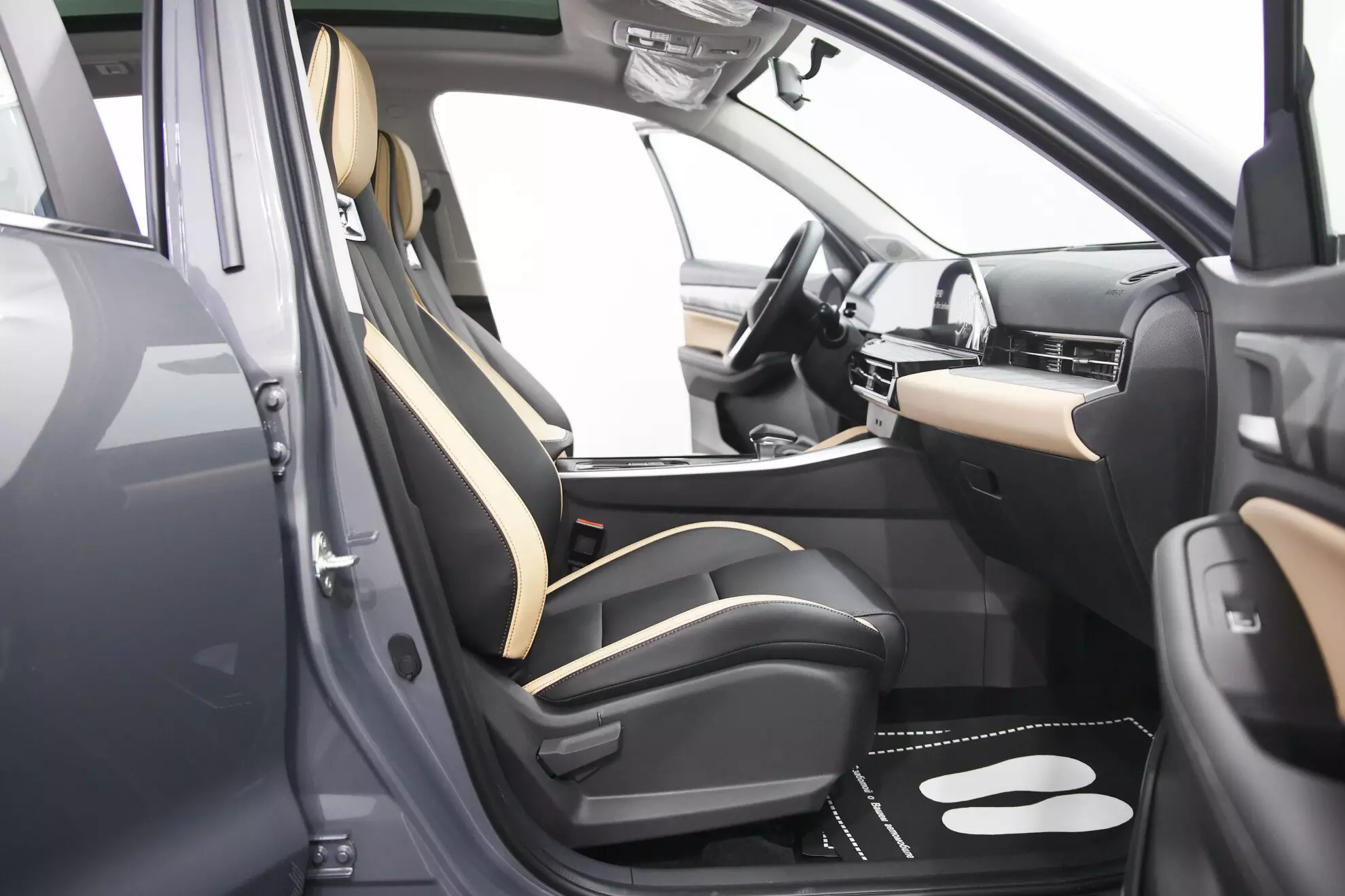 Автосалон: Livan X6 Pro
