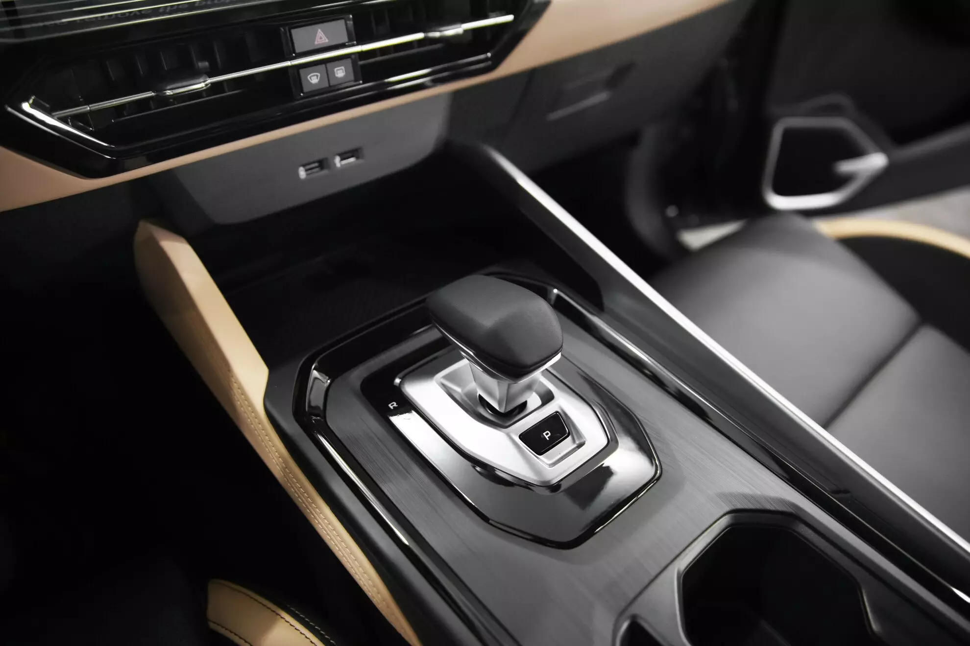 Автосалон: Livan X6 Pro