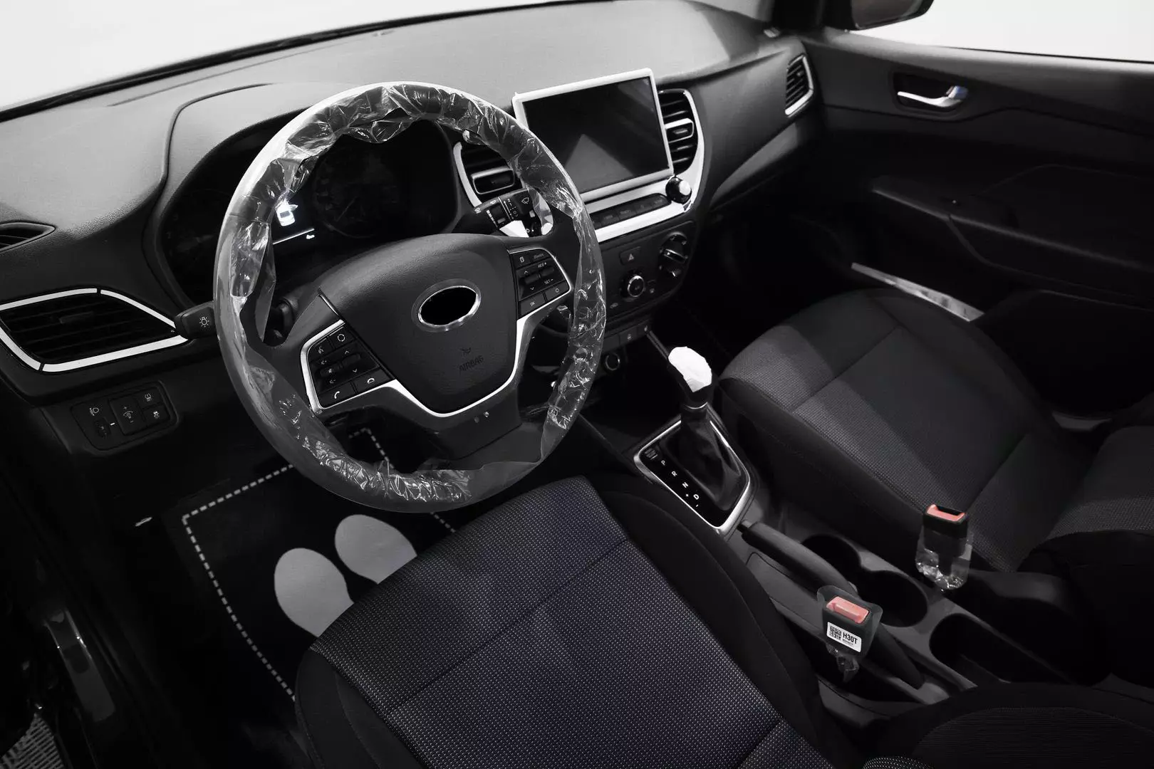 Автосалон: Solaris HS