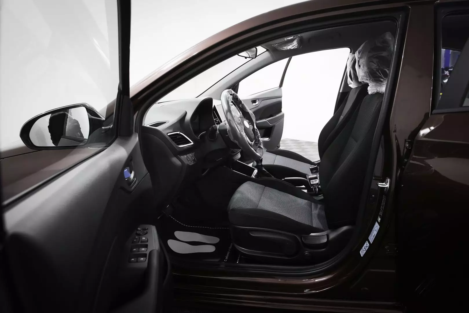 Автосалон: Solaris HS