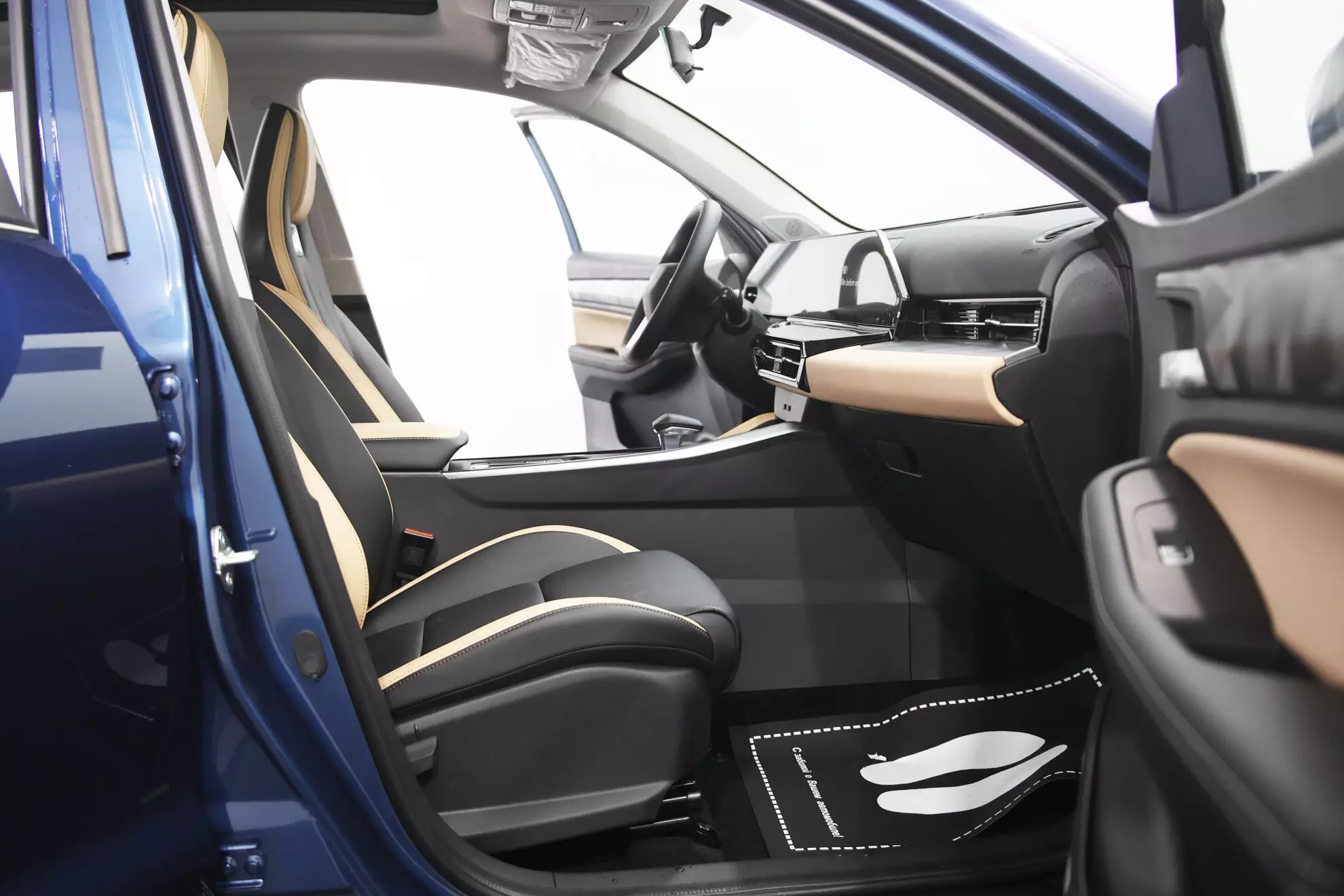 Автосалон: Livan X6 Pro