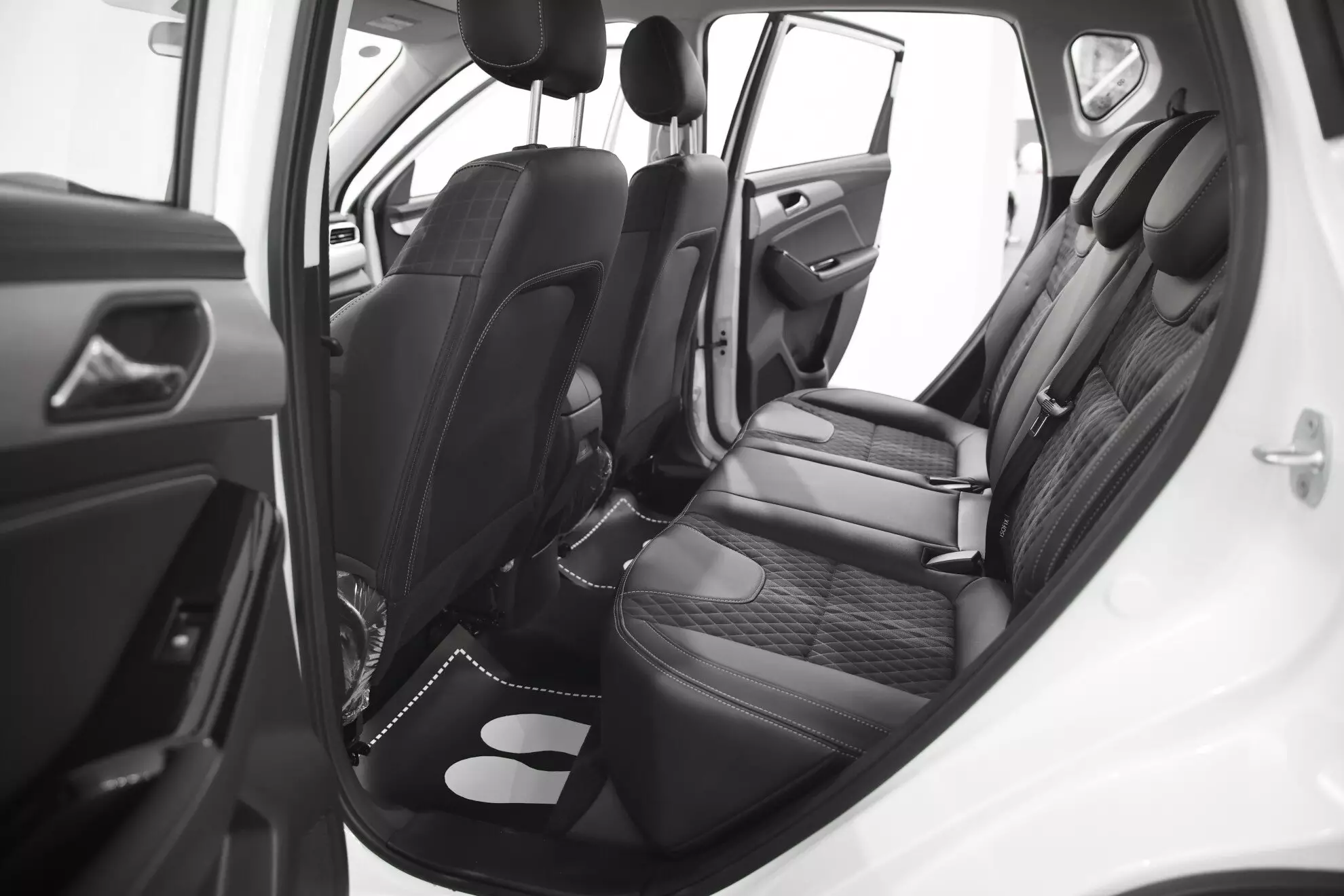 Автосалон: Baic X35