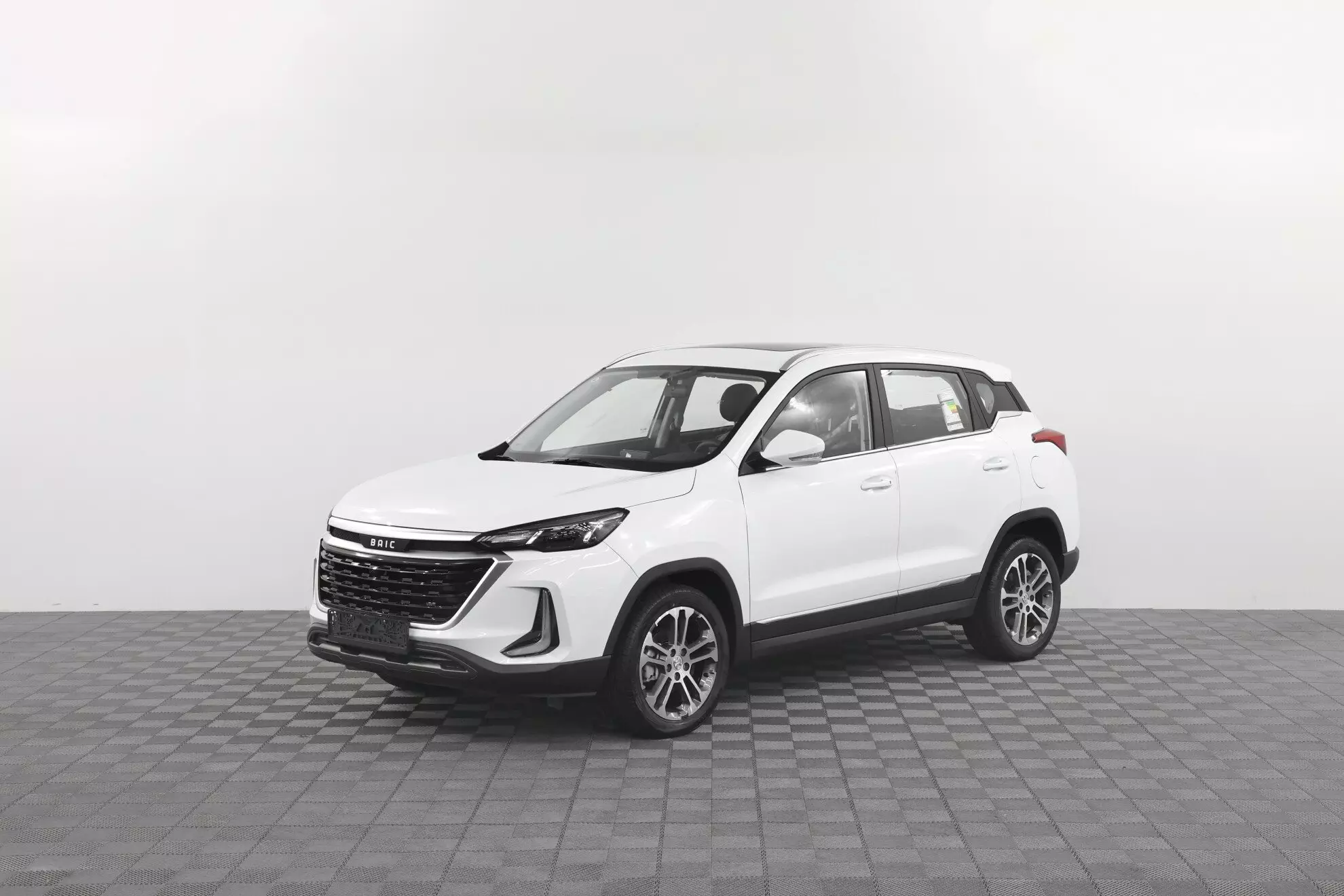 Автосалон: Baic X35