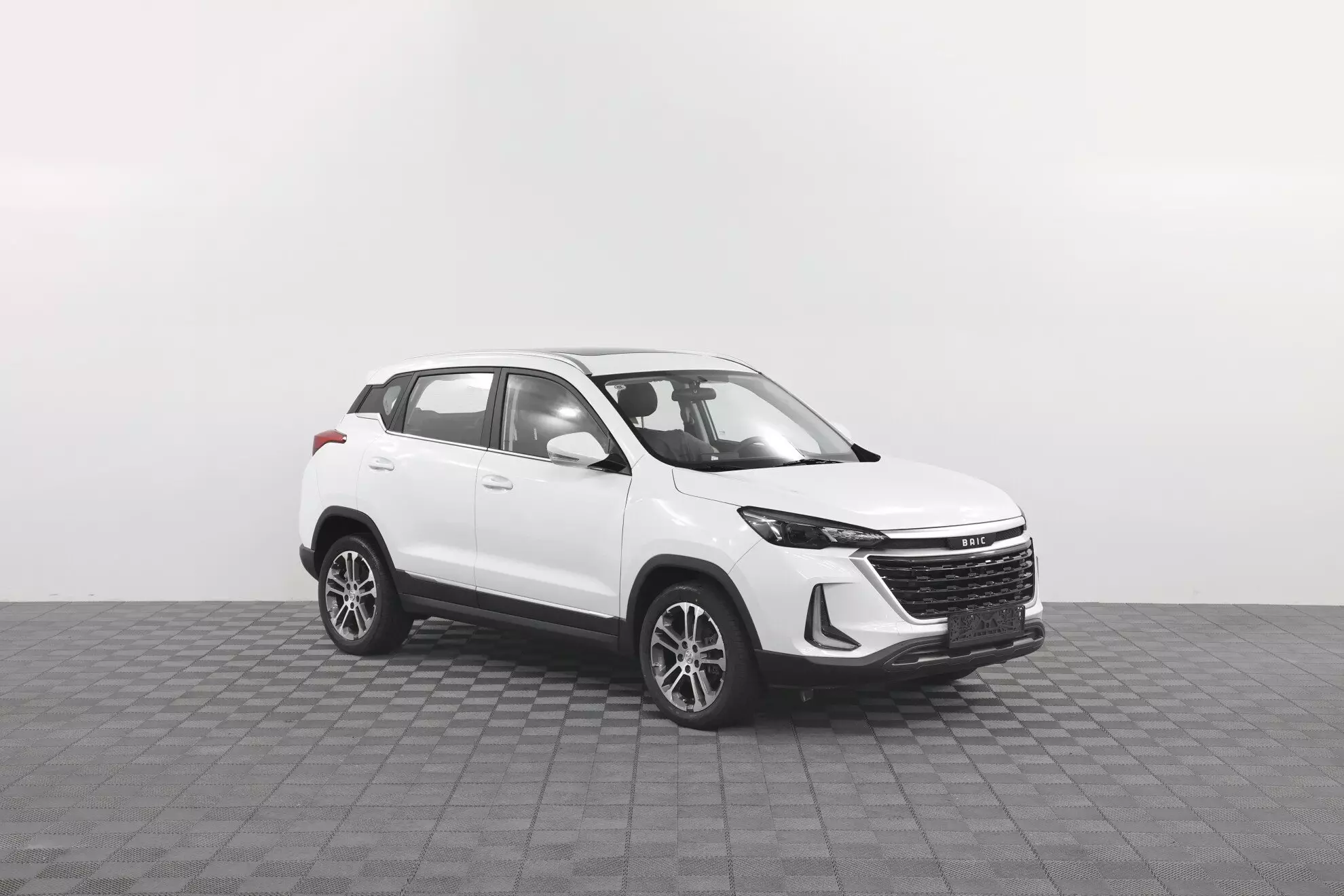 Автосалон: Baic X35